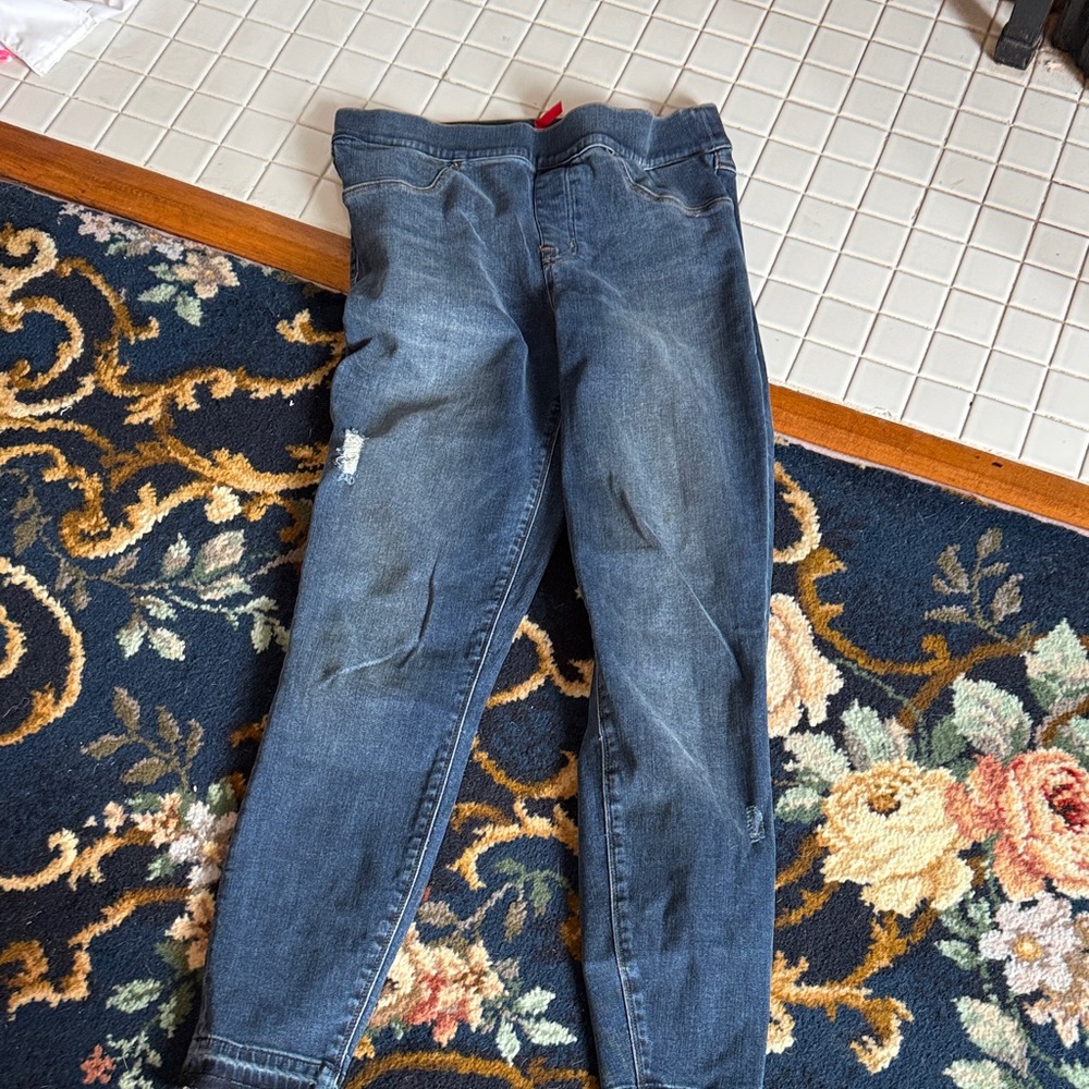 SPANX Women's Dark Blue Skinny Jeans -‎ worn about 7 times. 99 retail